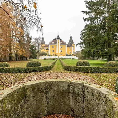 Am Schloss Muehldorf Фельдкирхен-на-Дунае