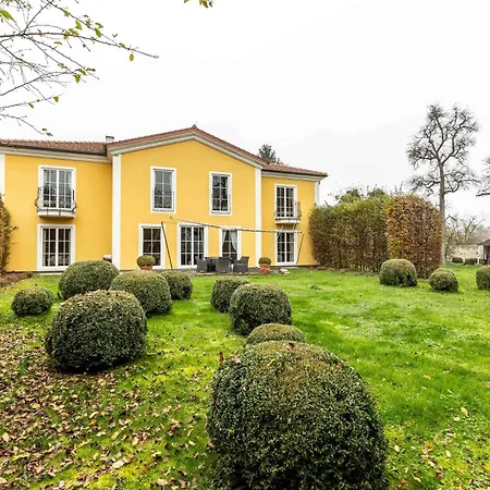 Am Schloss Muehldorf Ξενοδοχείο με διαμερίσματα 3*