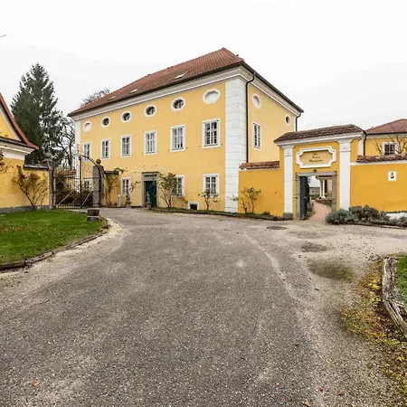 Am Schloss Muehldorf Апарт-отель