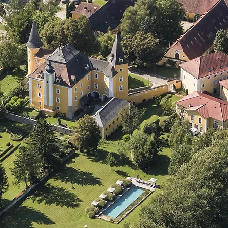 Am Schloss Muehldorf 3*