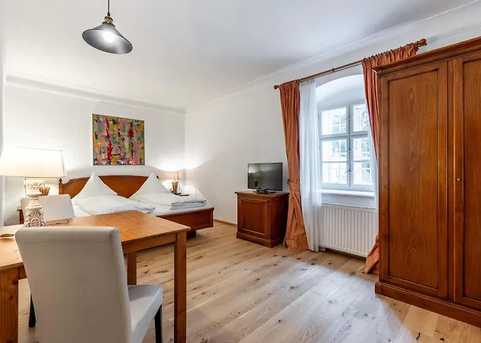 Apart Otel Am Schloss Muehldorf 3*