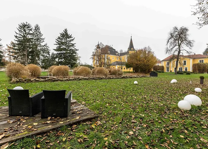 Lägenhetshotell Am Schloss Muehldorf 3*