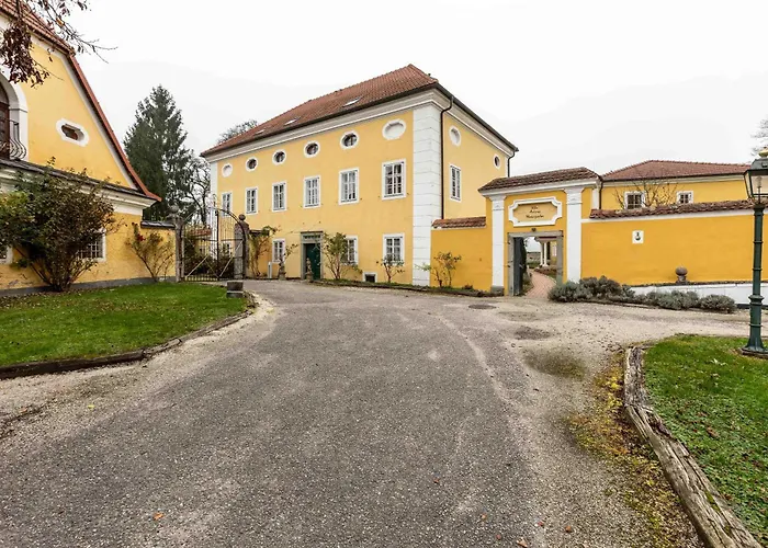 Am Schloss Muehldorf Apart Otel