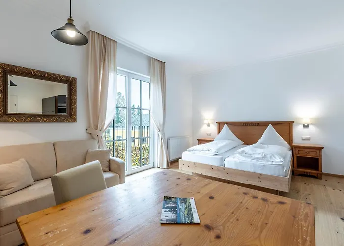 Am Schloss Muehldorf Apart Otel