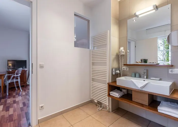 Am Schloss Muehldorf