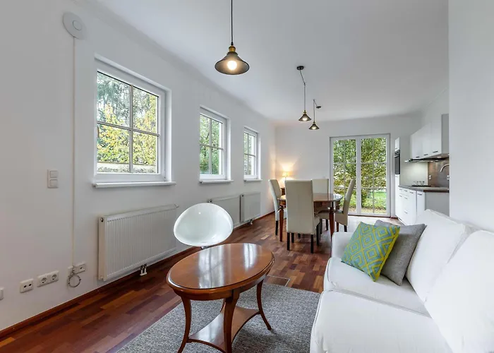 Am Schloss Muehldorf