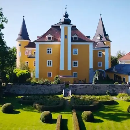 Am Schloss Muehldorf Lejlighedshotel 3*