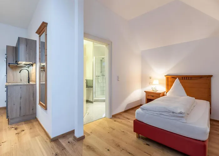 Am Schloss Muehldorf