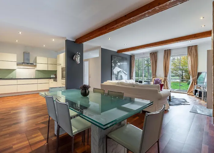 Ξενοδοχείο με διαμερίσματα Am Schloss Muehldorf 3*