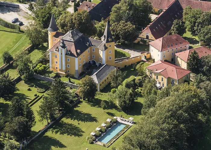 Am Schloss Muehldorf 3*